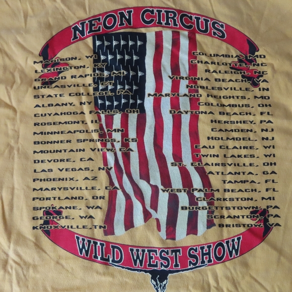 Vtg signed Brooks And Dunn  Neon Circus Tour tee - Picture 5 of 6